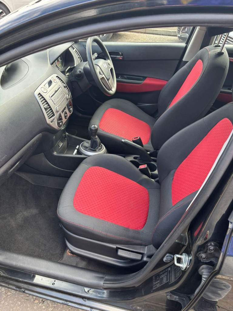Hyundai i20 black