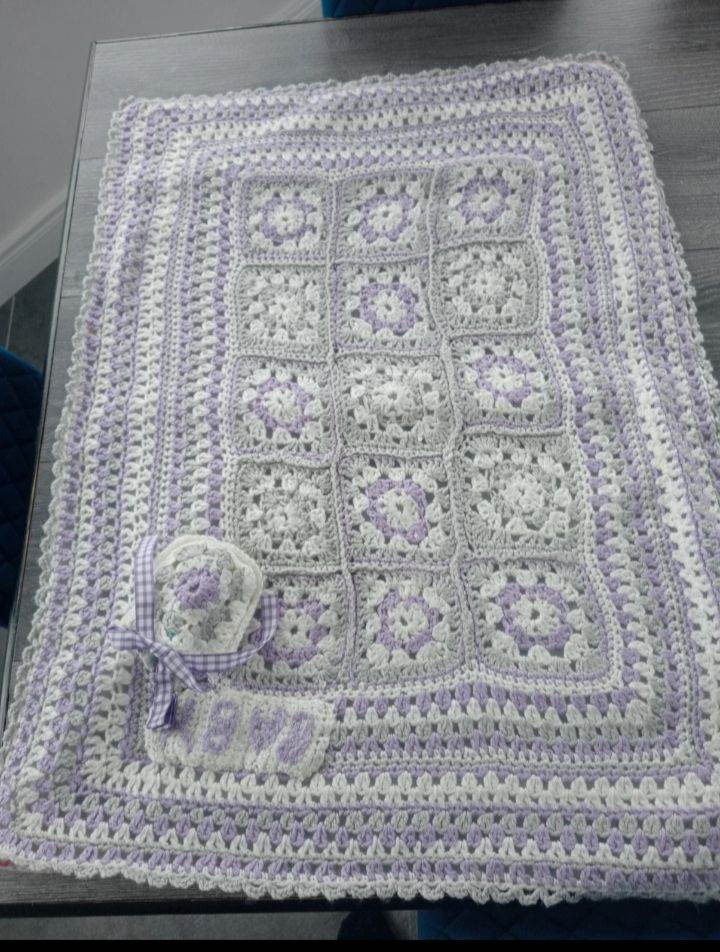 Stunning hand crochet baby blanket 