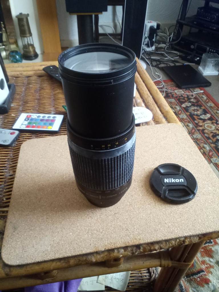 70--300 zoom lens for nikon/ canon type cameras for sale 