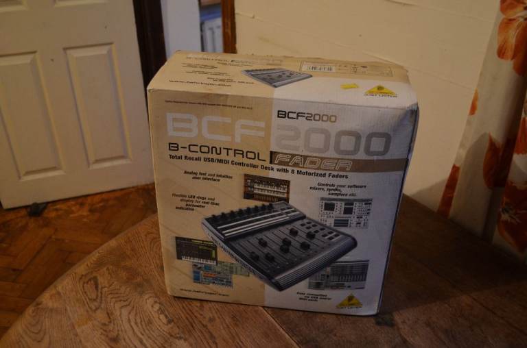Behringer B control BCF2000 
