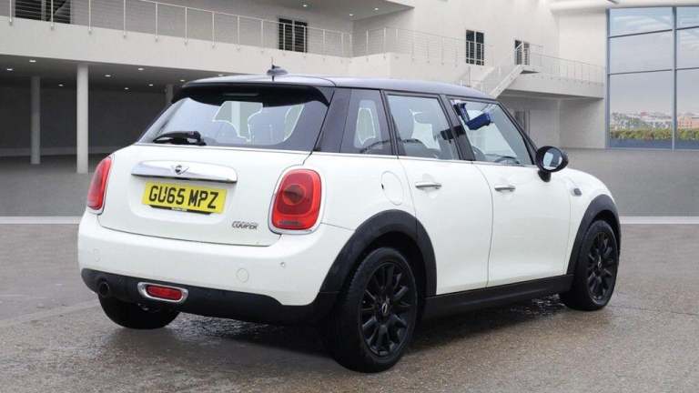 2015 MINI Hatch 1.5 Cooper 5dr HATCHBACK PETROL Manual