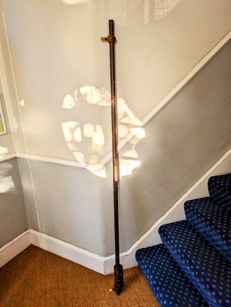 3x CURTAIN POLES/RAILS