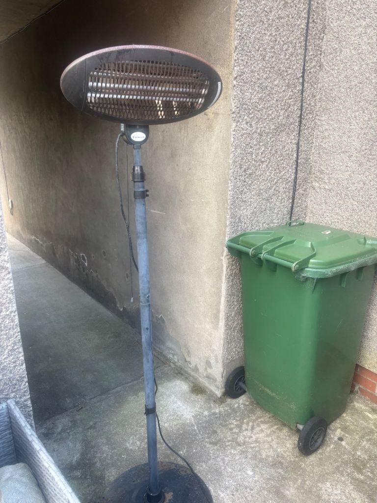 Outdoor Patio Heater – black , Fair Condition