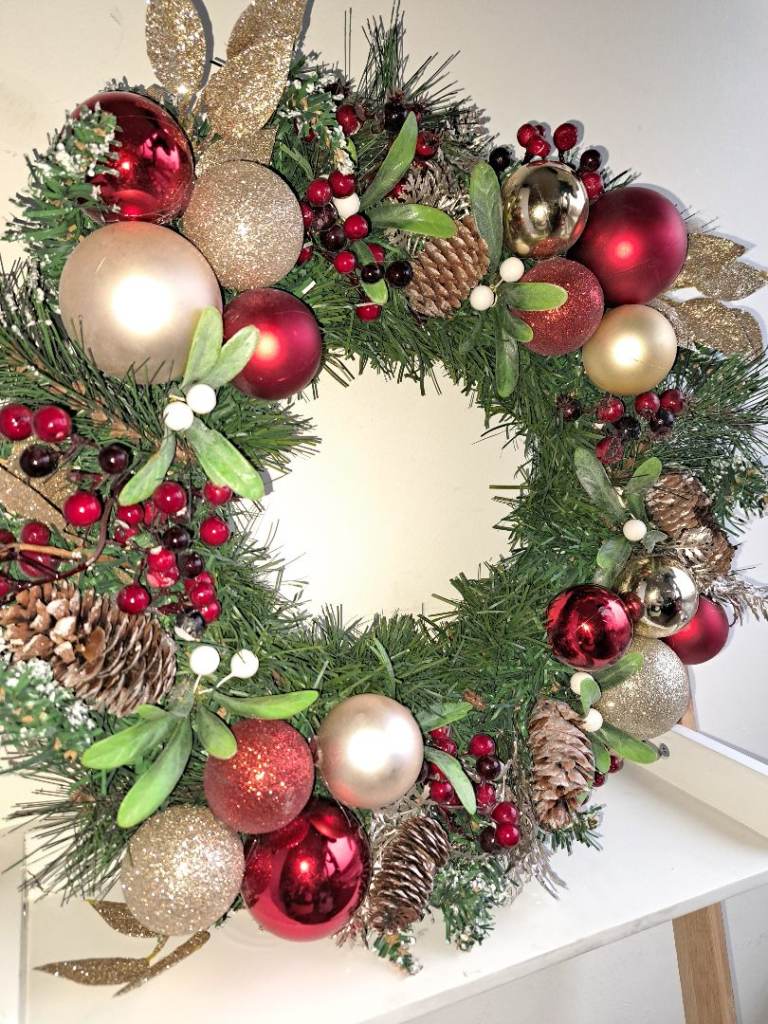 Valery Madelyn Christmas Wreath