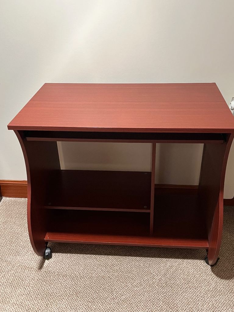 Computer desk