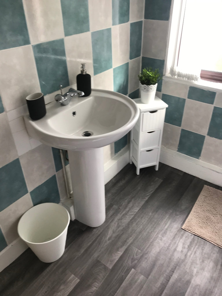 Supported Living Accommodation Double Rooms Emergency House DSS Temporary Hostel Rent To Let 510