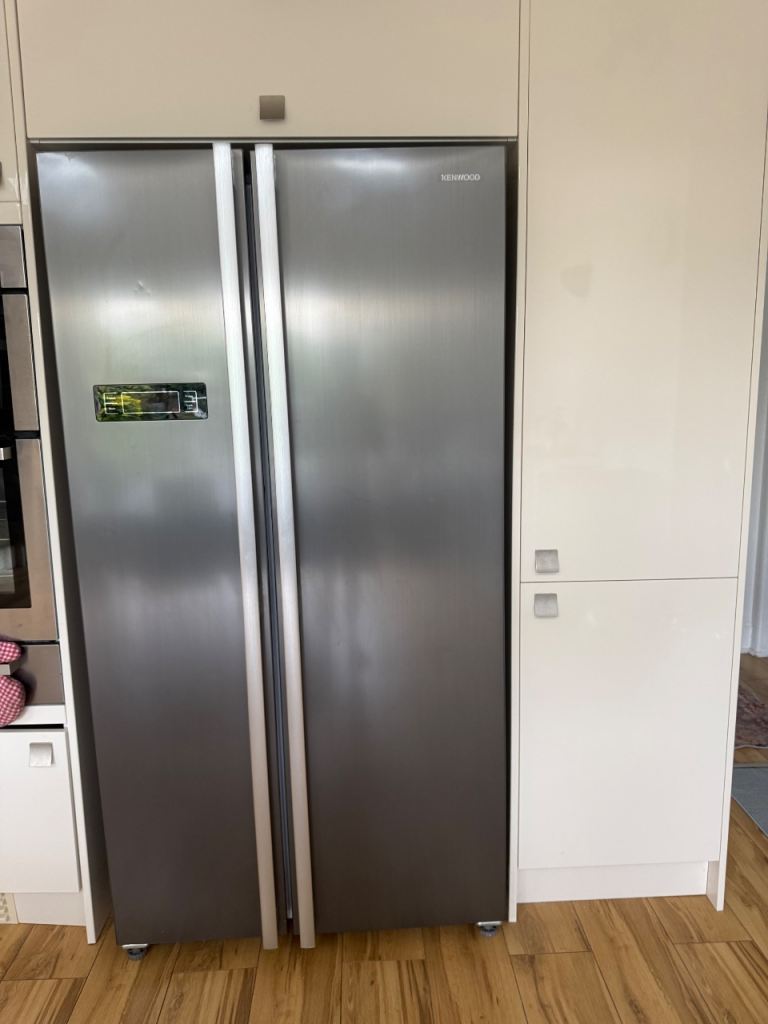 Samsung American Style Fridge Freezer – Silver, Good Condition