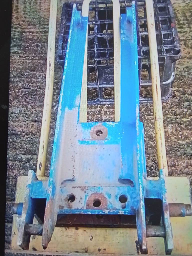 FORD 7610 DRAWBAR/ PICK UP HITCH CARRIER