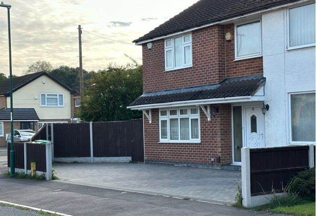 CLOSE TO CITY 2 BED HOUSE RECEPTION ROOM, GARDEN, PARKING. WOLLATON 76A WROXHAM DRIVE NG8 2QW