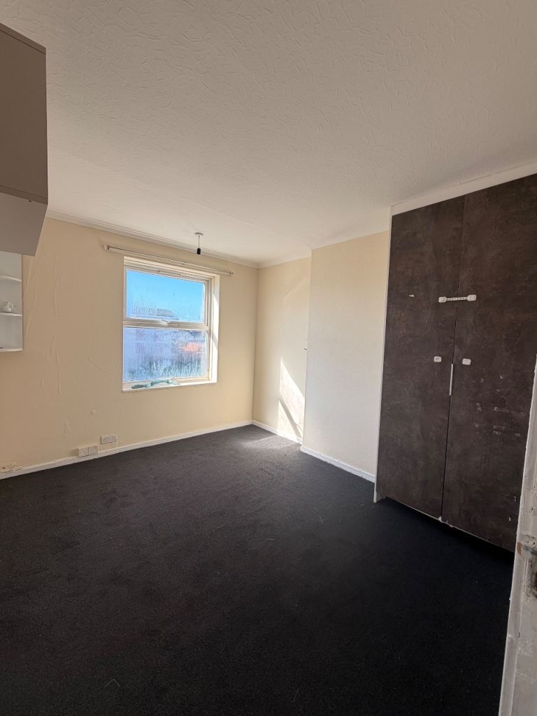 Hayes UB4 - Single and Double Room Available, All bills Inc. 