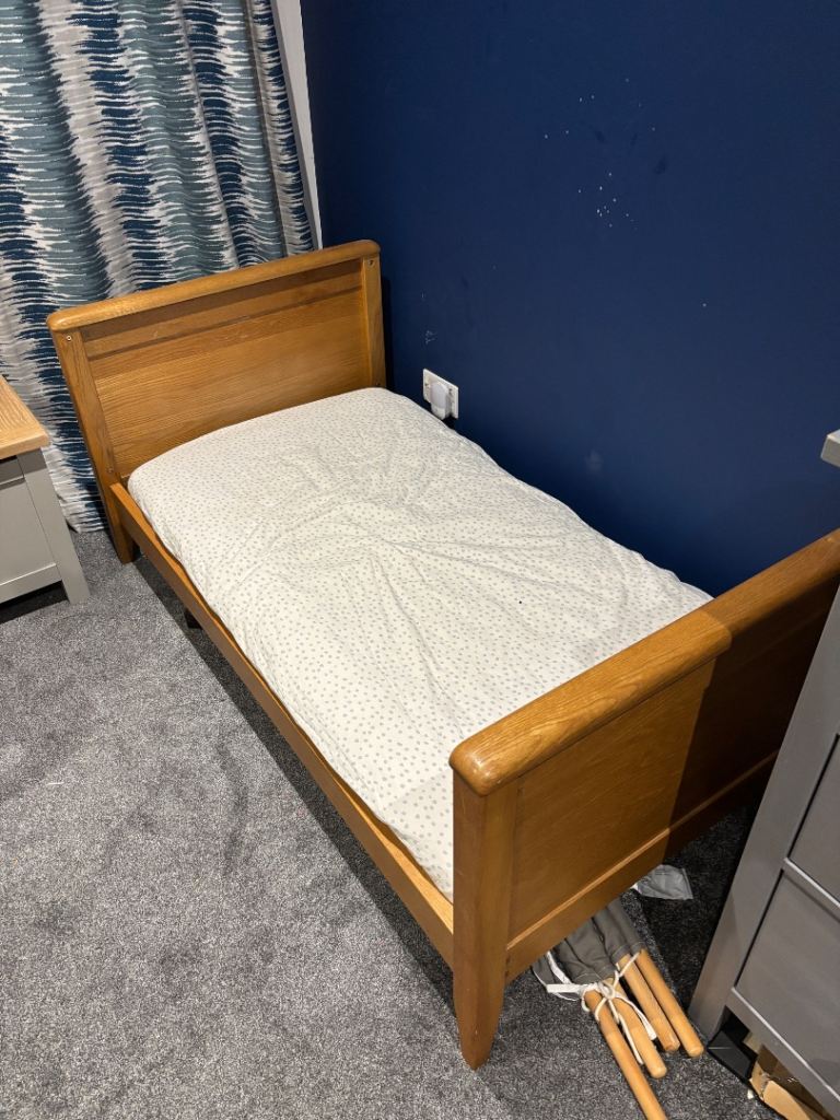 Mamas and Papas Cot Bed