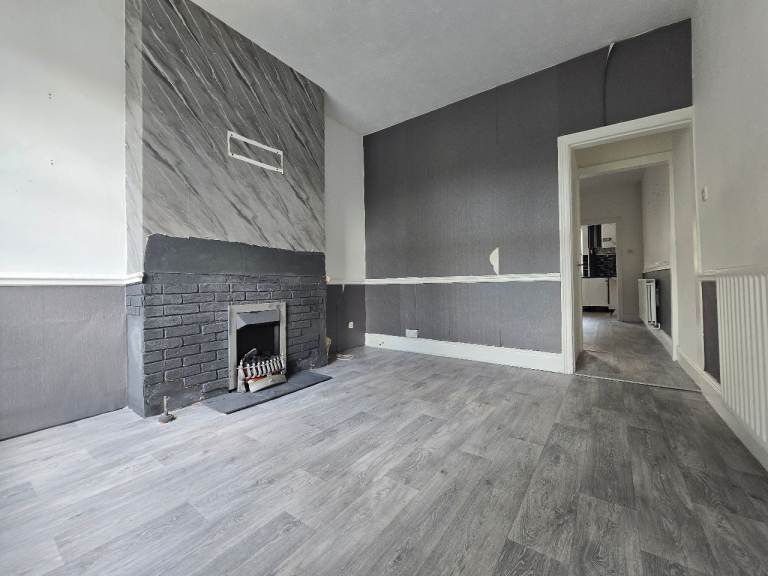 2-bed home for rent - £900pm, AVAILABLE NOW