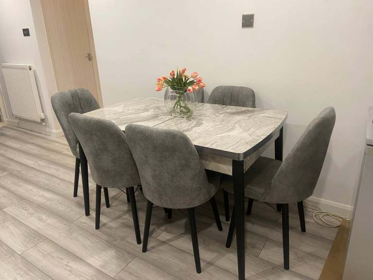 Modern Grey Extendable Dining Table with 6 chairs