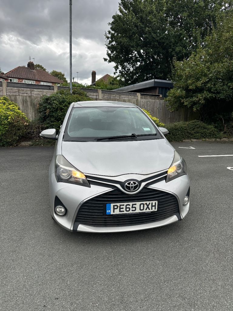 Toyota, YARIS, Hatchback, 2015, Manual, 1364 (cc), 5 doors