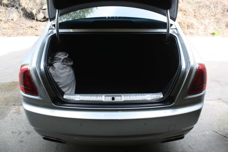 ROLLS-ROYCE GHOST 6.6 V12 2012