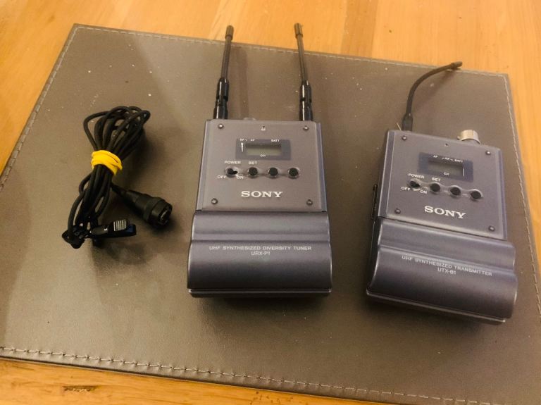 Sony URX-P1 & UTX-B1 Wireless Microphone System with Lavalier – Excellent Condition