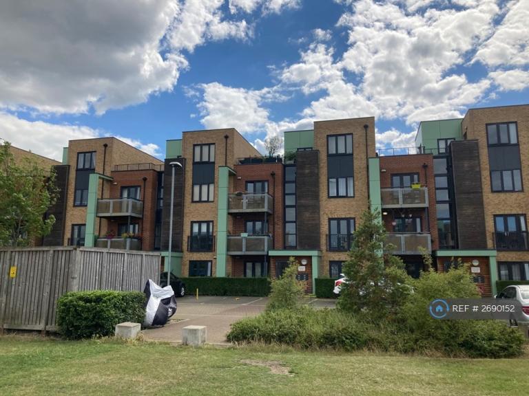 2 bedroom flat in Verona House, Mitcham, CR4 (2 bed) (#2690152)