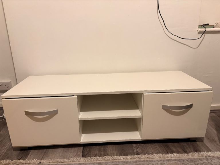 White tv cabinet 