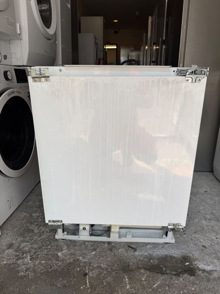Siemens White Colour Under Counter JUST fridge With free delivery 🚚 