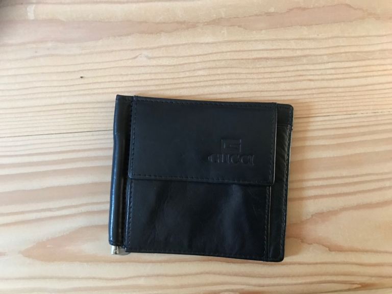 Mens Gucci black  soft leather wallet Pocket for coins or credit cards clip for notes .