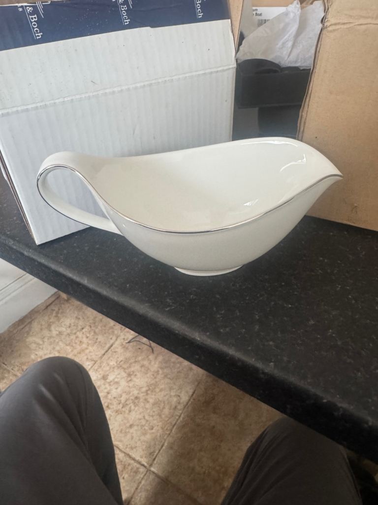 Various kitchen items