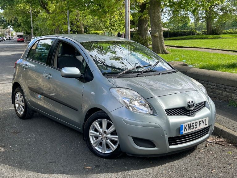 Auto Toyota Yaris 2009
