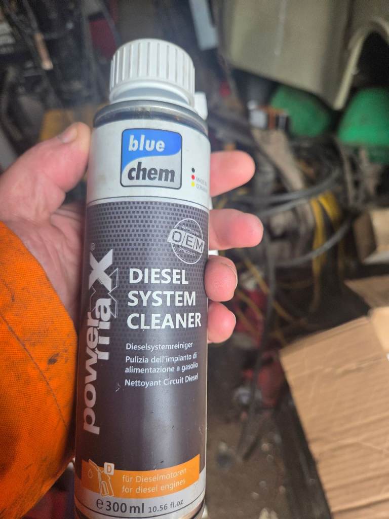 Diesel system cleaner 