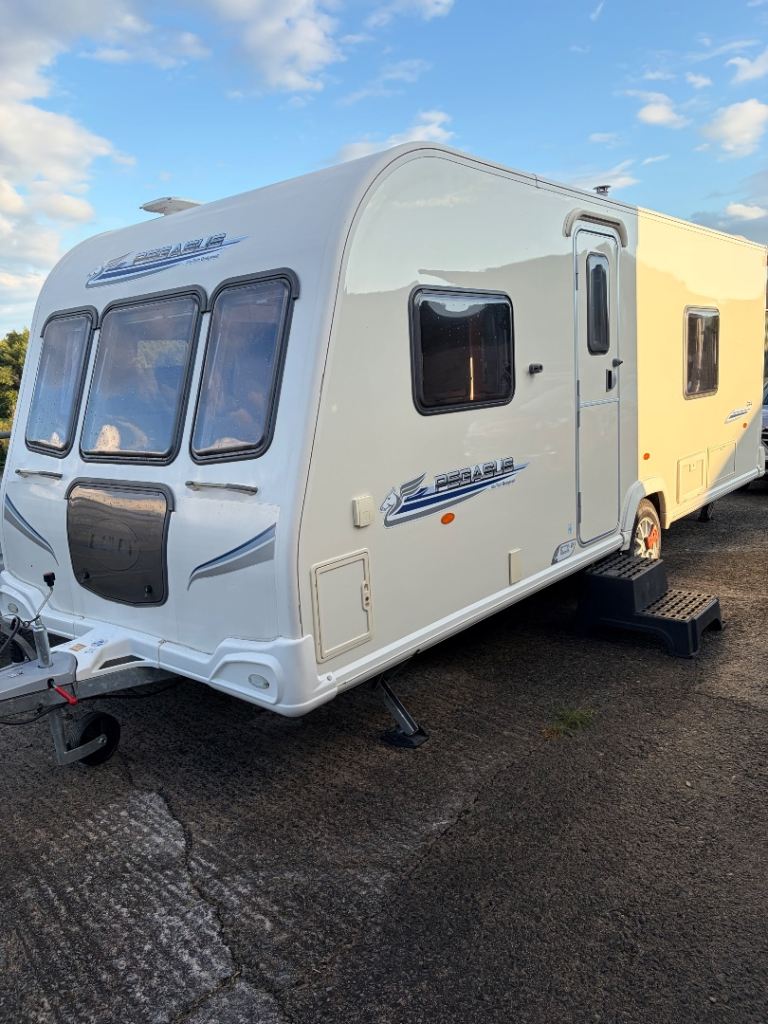 2010 Bailey Pegasus 534 with Fixed Bed