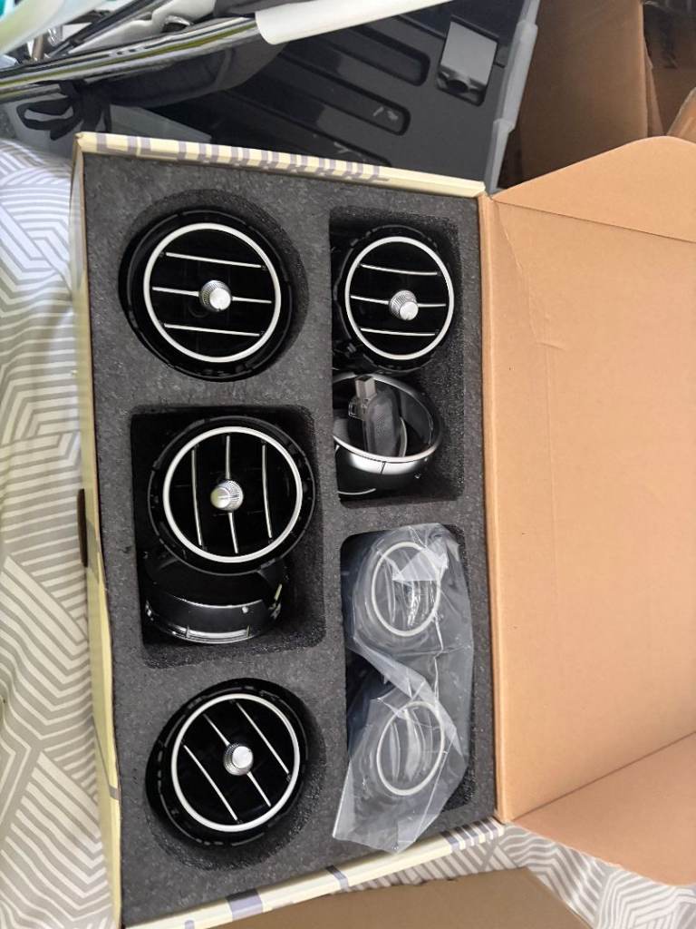 MERCEDES C-CLASS W205 DASHBOARD AIR VENT SET OF 4 and Rear air vents
