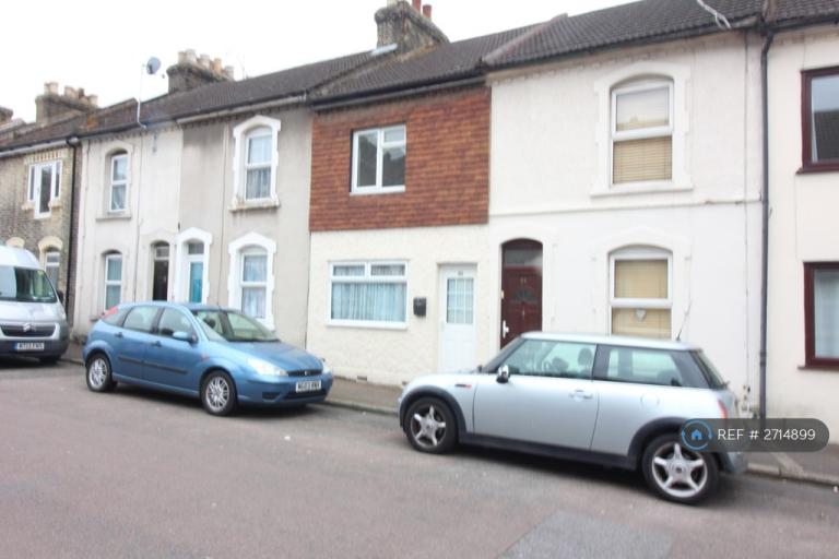 2 bedroom house in Montfort Road, Rochester, ME2 (2 bed) (#2714899)