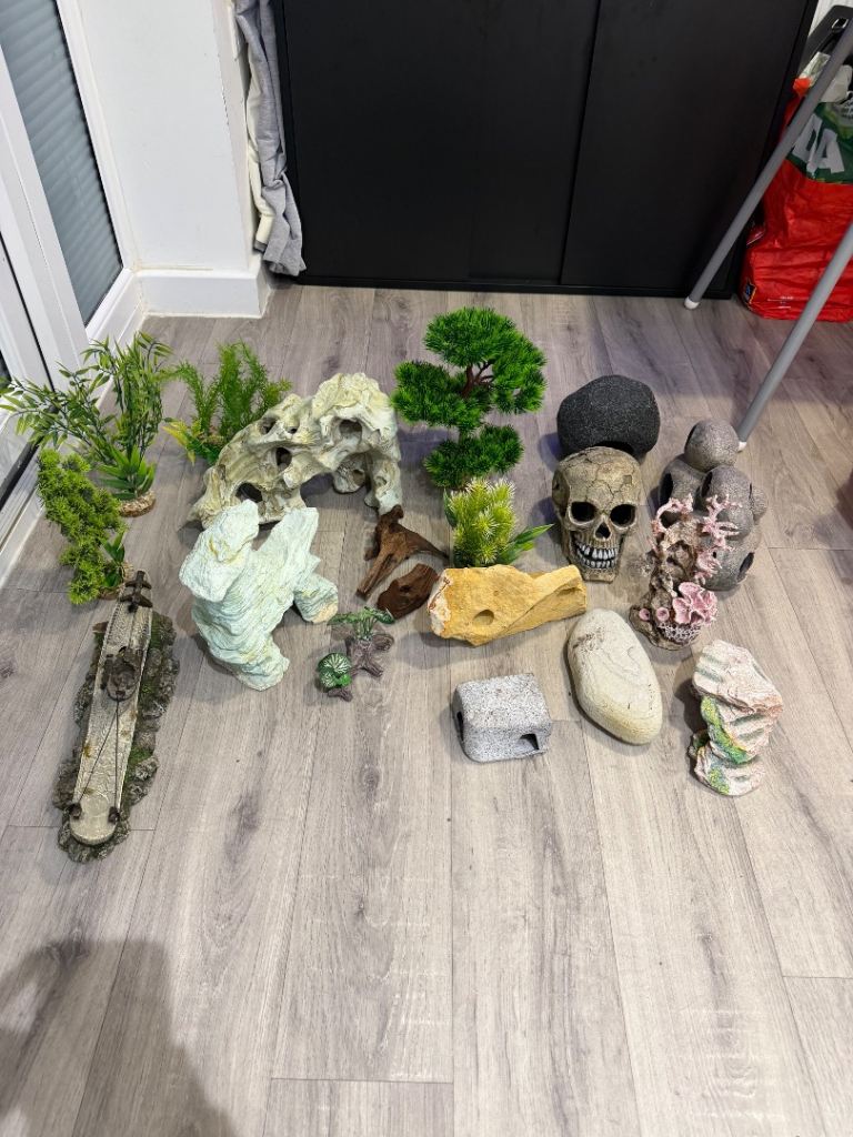 Fish tank ornaments 