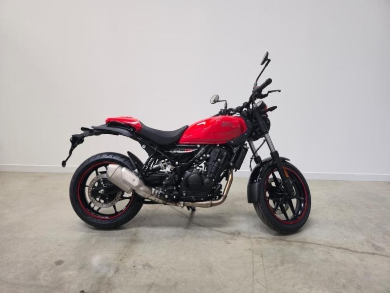 Brand New Royal Enfield Guerrilla 450 in Apex Red