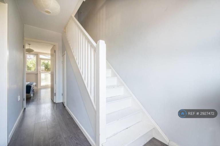 3 bedroom flat in Waylett House, London, SE11 (3 bed) (#2927472)