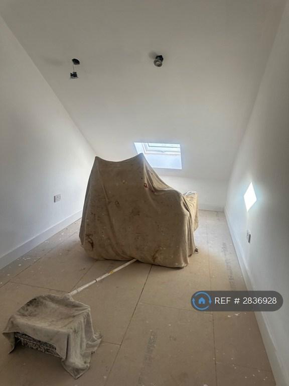 2 bedroom flat in High St, Studley, B80 (2 bed) (#2836928)