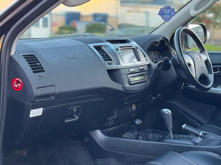 2015 Toyota Hilux Invincible D/Cab Pick Up 3.0 D-4D 4WD 171 Auto PICK UP DIESEL Automatic