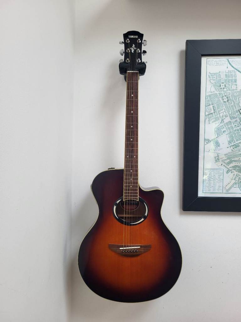 Yamaha APX500II Electro-Acoustic Guitar – Good Condition