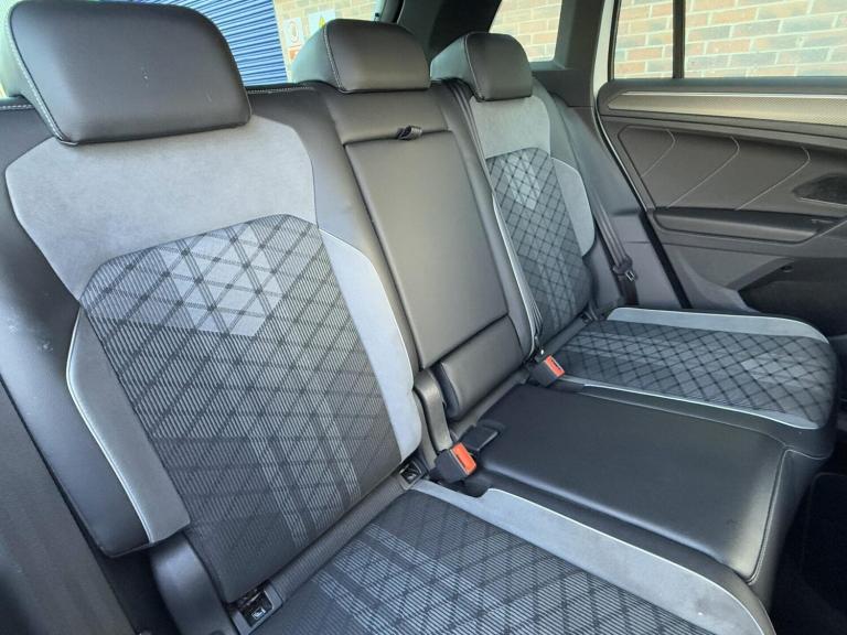 2021 Volkswagen Tiguan 1.5 TSI R-Line SUV 5dr Petrol DSG Euro 6 (s/s) (150 ps) SUV Petrol Automatic