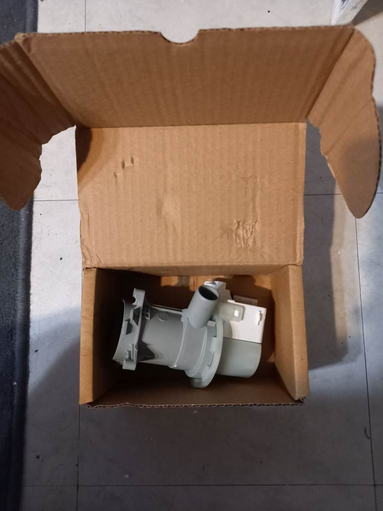 Washing machine pump filter (missing filter cap) 