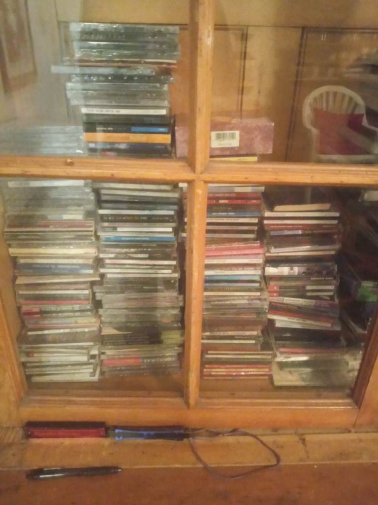 HUGE COLLECTION OF CDs