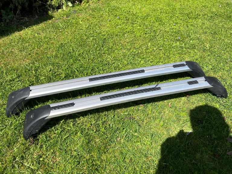 Volvo V40 roof bars 