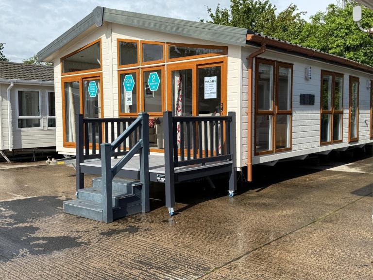  41x21ft 2 Bed Twin Lodge - Offsite - DG, CH, Patio Doors, Snug Room, Bath