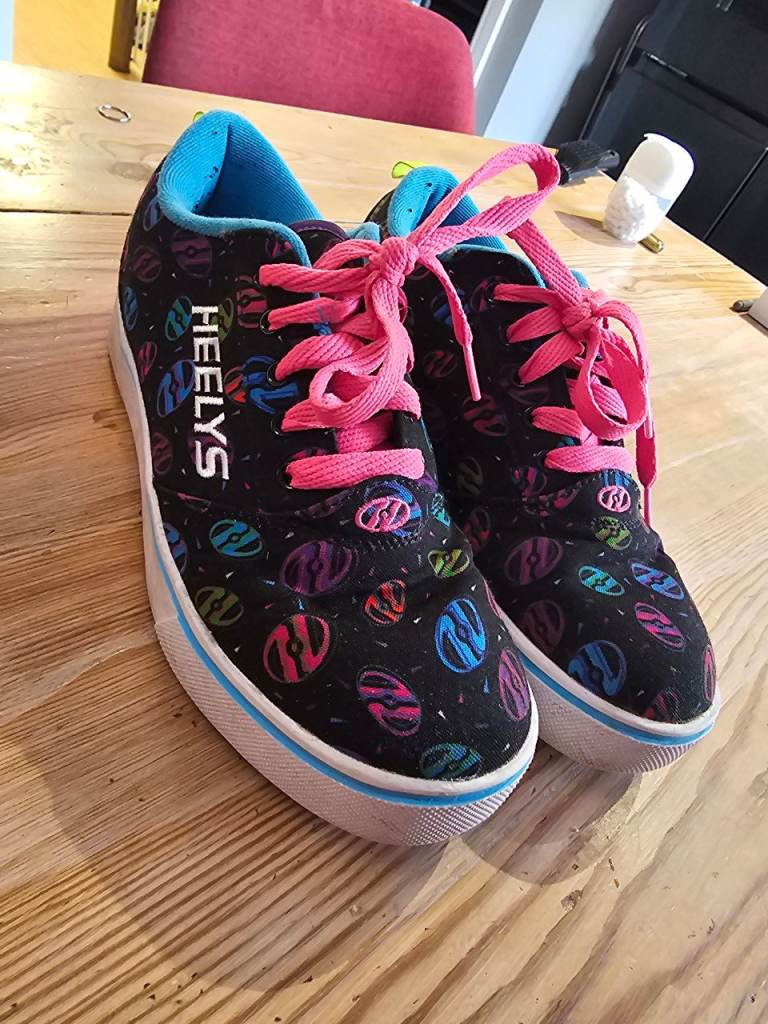 Size 6/ 39  Heelys - No wheels included 