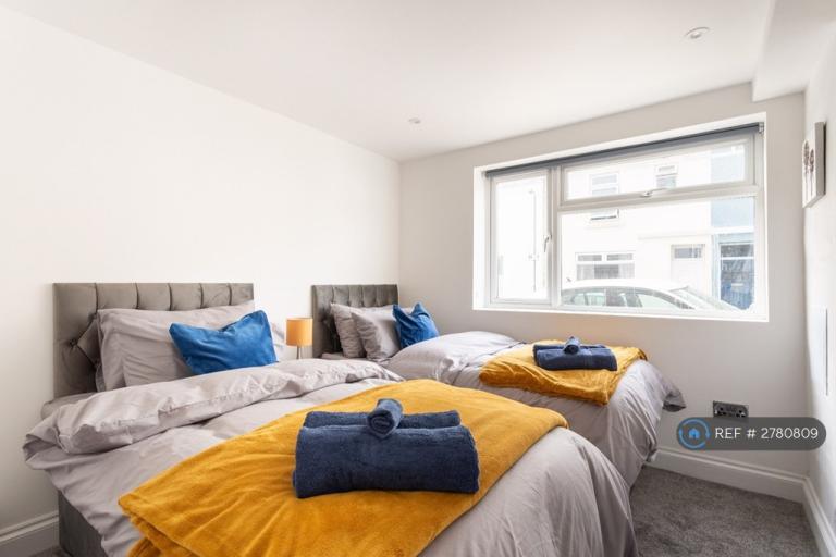 2 bedroom flat in Islingword Road, Brighton, BN2 (2 bed) (#2780809)