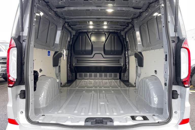 2025 Volkswagen Transporter 2.0 TDI 170PS Commerce Pro Van Auto-Tailgate Van DIESEL Automatic