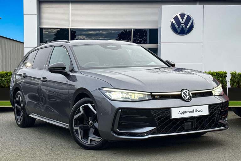 2025 Volkswagen Passat 1.5 eTSI R-Line 5dr DSG | Adaptive Cruise Control | Tow Bar Estate PETROL ...