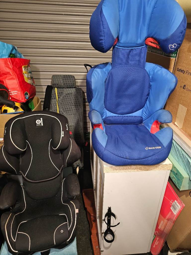 2 x car seats