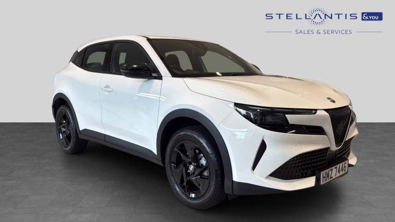2025 Alfa Romeo Junior 1.2 MHEV Ibrida SUV 5dr Petrol Hybrid e-DCT Euro 6 (s/s) (136 ps) SUV Hybr...