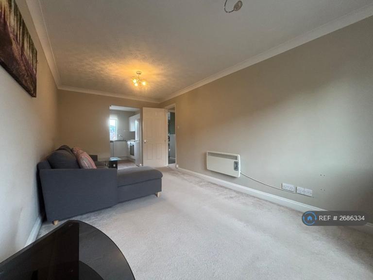 2 bedroom flat in Greys Court, Reading, RG1 (2 bed) (#2686334)