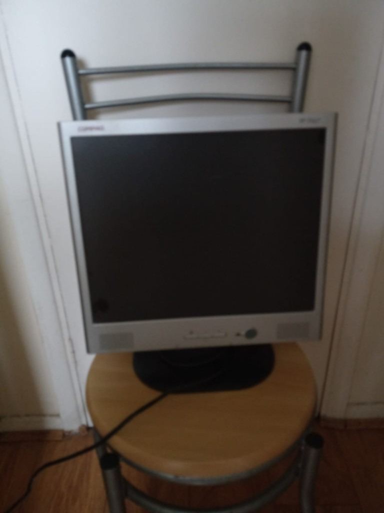 Compaq LCD Monitor 17" with speakers