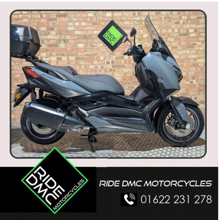 YAMAHA XMAX 300 2024. ONLY 200 MILES. A BEAUTY.